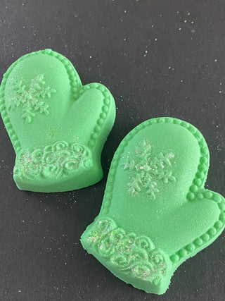 Green Mitten Bath Bomb