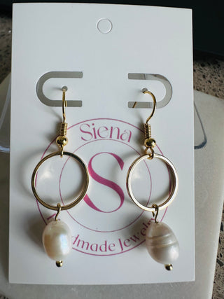 Dangle Pearl Earrings
